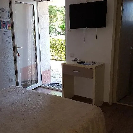 Paloma Guest house Mamaia